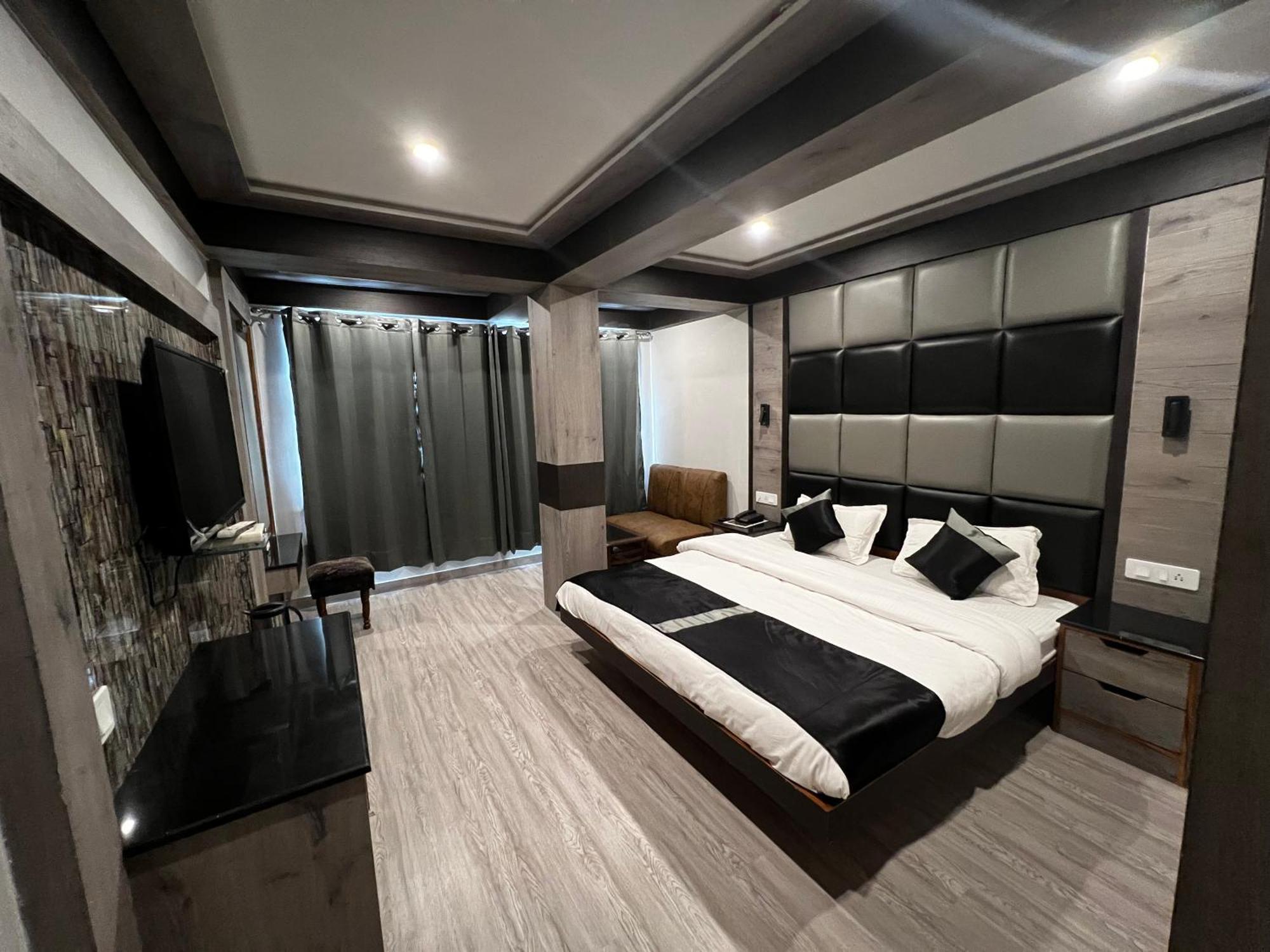 Victory Hotel And Restaurant By Gs Hospitality ชิมลา ภายนอก รูปภาพ