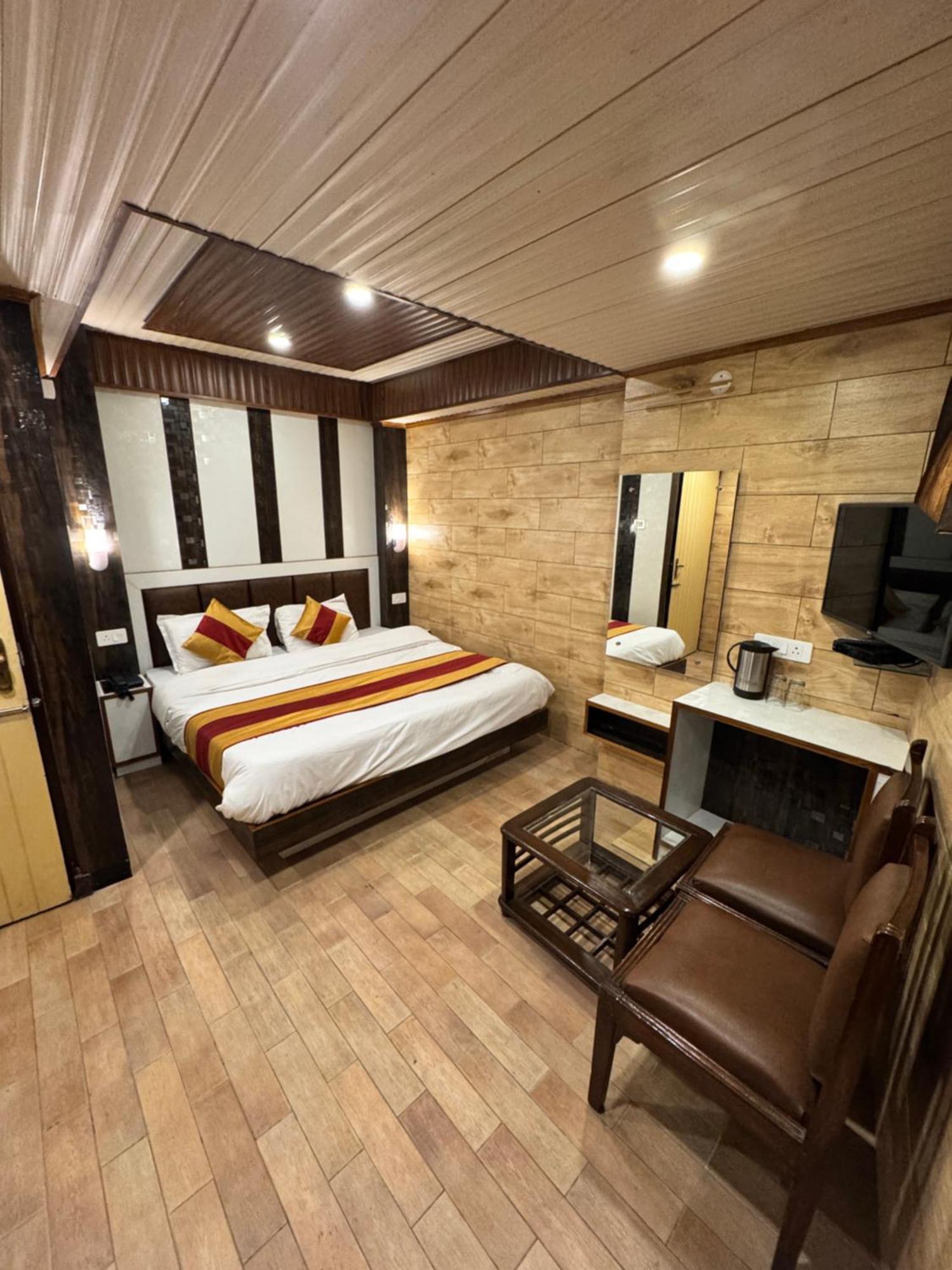 Victory Hotel And Restaurant By Gs Hospitality ชิมลา ภายนอก รูปภาพ