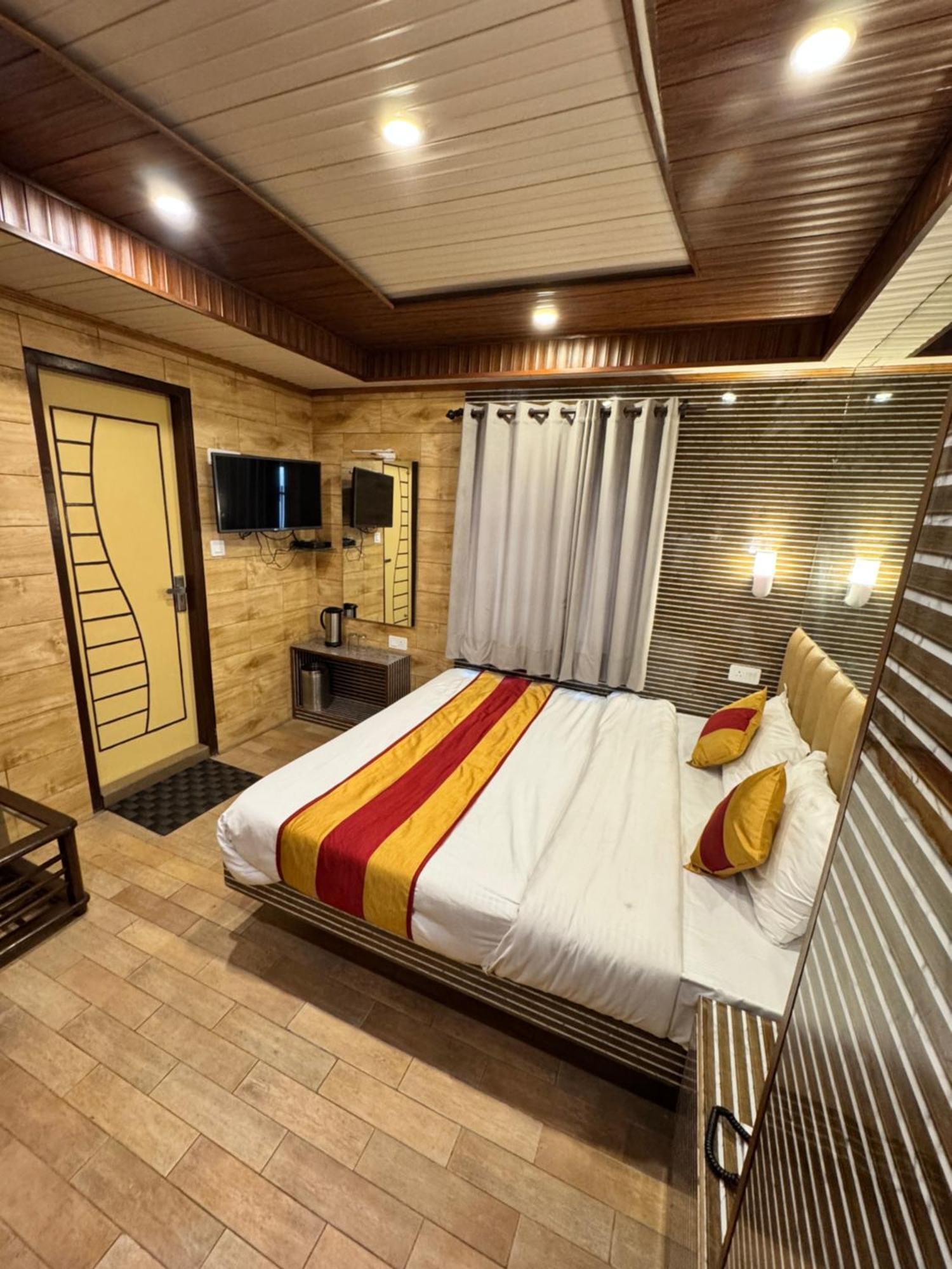 Victory Hotel And Restaurant By Gs Hospitality ชิมลา ภายนอก รูปภาพ